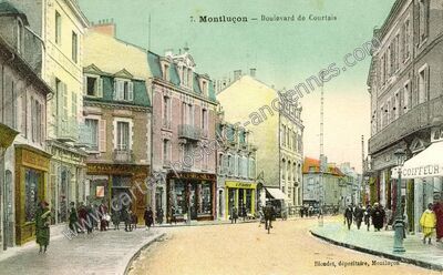 Carte postale ancienne Boulvard de Courtais — Montluçon (Allier)