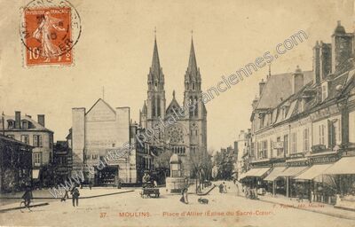 Carte postale ancienne Place d'Allier (Église du Sacré-Cœur) — Moulins (Allier)