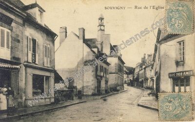 Carte postale ancienne Rue de l'Eglise — Souvigny (Allier)