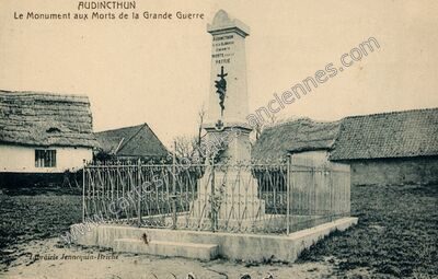 Carte postale ancienne Le Monument aux Morts de la Grande Guerre — Audincthun (Pas-de-Calais)
