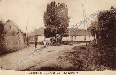 Carte postale ancienne Le Calvaire — Audincthun (Pas-de-Calais)