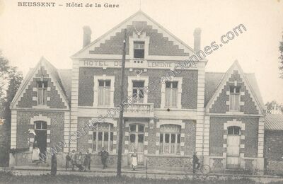 Carte postale ancienne Hôtel de la Gare — Beussent (Pas-de-Calais)