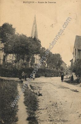 Carte postale ancienne Route de Desvres — Bléquin (Pas-de-Calais)