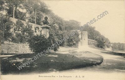 Carte postale ancienne Les Remparts — Boulogne-sur-Mer (Pas-de-Calais)