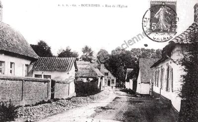Carte postale ancienne Rue de l'Eglise — Bourthes (Pas-de-Calais)