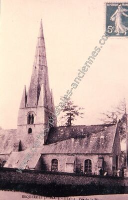 Carte postale ancienne L'Eglise. Vue de la Place — Esquerdes (Pas-de-Calais)