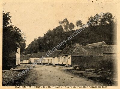 Carte postale ancienne Rempart en terre de l'ancien Château-fort — Fauquembergues (Pas-de-Calais)