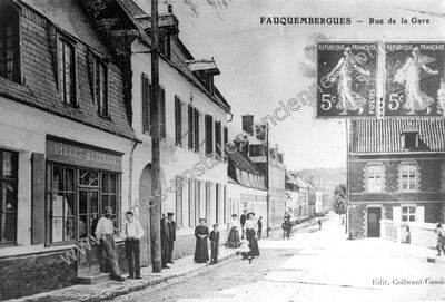 Carte postale ancienne Rue de la Gare — Fauquembergues (Pas-de-Calais)