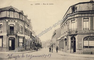 Carte postale ancienne Rue de Liévin — Lens (Pas-de-Calais)