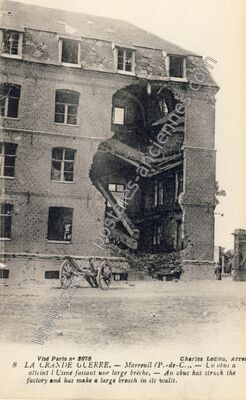 Carte postale ancienne LA GRANDE GUERRE. — L'Usine faisant une large brèche — Marœuil (Pas-de-Calais)
