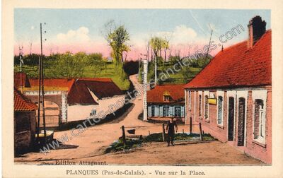 Carte postale ancienne Vue sur la Place — Planques (Pas-de-Calais)