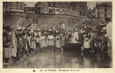 Carte postale ancienne Bénédiction de la mer — Le Portel (Pas-de-Calais)