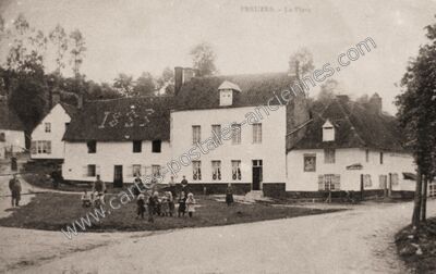 Carte postale ancienne La Place — Preures (Pas-de-Calais)