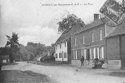 Carte postale ancienne La Place — Rumilly (Pas-de-Calais)