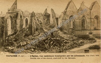 Carte postale ancienne L'Église, vue extérieure bombardée par les Allemands — Bapaume (Pas-de-Calais)