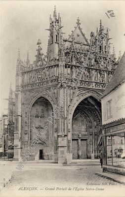 Carte postale ancienne Grand Portail de l'Église Notre-Dame — Alençon (Orne)