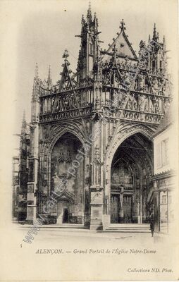 Carte postale ancienne Grand Portail de l'Église Notre-Dame — Alençon (Orne)