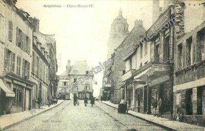 Carte postale ancienne Place Henri IV — Argentan (Orne)