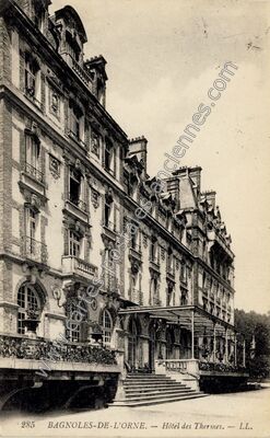 Carte postale ancienne Hôtel des Thermes — Bagnoles de l'Orne (Orne)