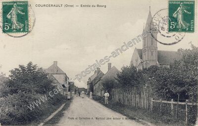 Carte postale ancienne Entrée du Bourg — Courcerault (Orne)