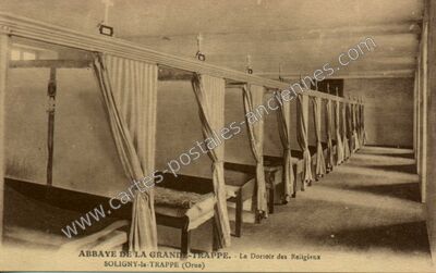 Carte postale ancienne L'Abbaye de la Grande-Trappe - Le Dortoir des Religieux — Soligny-la-Trappe (Orne)
