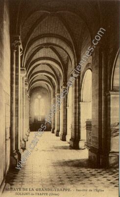 Carte postale ancienne Abbaye de la Grande-Trappe. - Bas-côté de l'Église — Soligny-la-Trappe (Orne)