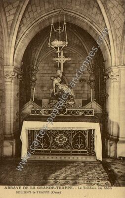 Carte postale ancienne L'Abbaye de la Grande-Trappe - Le Tombeau des Abbés — Soligny-la-Trappe (Orne)