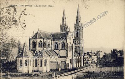 Carte postale ancienne L'Église Notre-Dame — Vimoutiers (Orne)