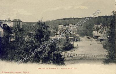 Carte postale ancienne Avenue de la Gare — Bagnoles de l'Orne (Orne)