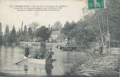 Carte postale ancienne L'Etang et les Communs du Château — Flers (Orne)