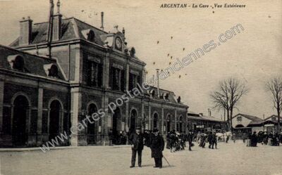 Carte postale ancienne La Gare - Vue Extérieure — Argentan (Orne)