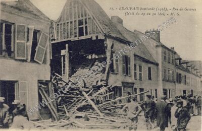 Carte postale ancienne Rue de Gesvres (Nuit du 29 au 30 Mai) — Beauvais (Oise)