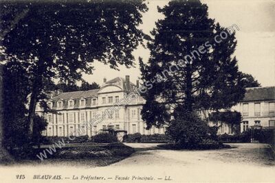 Carte postale ancienne La Préfecture. — Façade Principale — Beauvais (Oise)