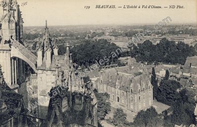 Carte postale ancienne L'Évêché à Vol d'Oiseau — Beauvais (Oise)