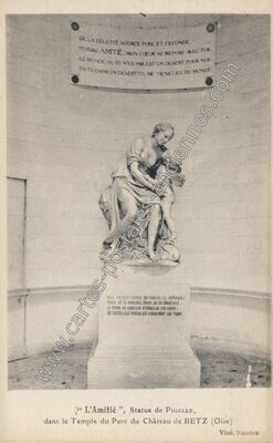 Carte postale ancienne L'Amitié, Statue de Pigalle — Betz (Oise)