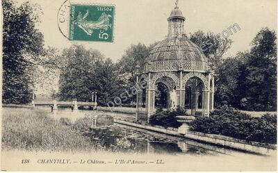 Carte postale ancienne Le Château. — L'Ile d'Amour — Chantilly (Oise)