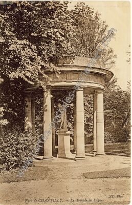 Carte postale ancienne Le Temple de Digne — Chantilly (Oise)