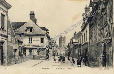 Carte postale ancienne La Rue de Paris — Noyon (Oise)