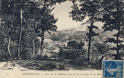 Carte postale ancienne Vue sur le Château prise de la Terrasse de la Muet — Pierrefonds (Oise)