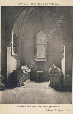 Carte postale ancienne Château historique — Vez (Oise)