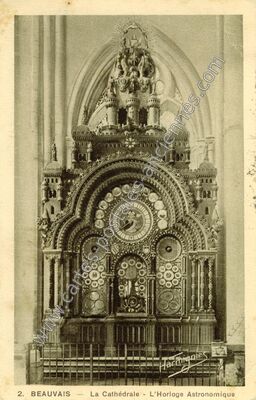 Carte postale ancienne La Cathédrale - L'Horloge Astronomique — Beauvais (Oise)