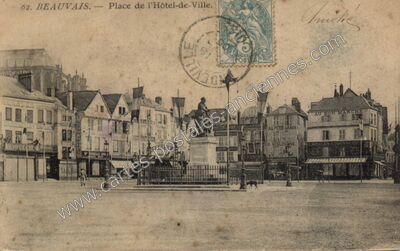 Carte postale ancienne Place de l'Hôtel-de-Ville — Beauvais (Oise)