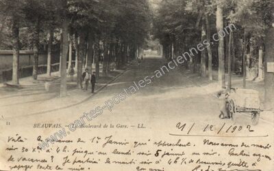 Carte postale ancienne Le Boulevard de la Gare — Beauvais (Oise)