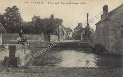 Carte postale ancienne L'Abreuvoir Vigneseuil, la rue Duflos — Chambly (Oise)