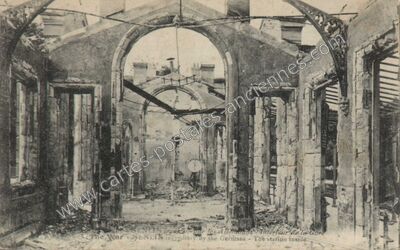 Carte postale ancienne Incendie - Intérieur de la Gare — Senlis (Oise)