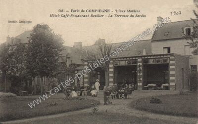 Carte postale ancienne Forêt de COMPIÈGNE - Vieux Moulins Hôtel-Café-Restaurant Reuiller - La Terrasse du Jardin — Vieux-Moulin (Oise)