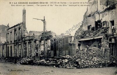 Carte postale ancienne LA GRANDE GUERRE 1914-18 - DOUAI en Ruines — Douai (Nord)