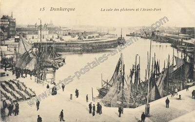 Carte postale ancienne La cale des pêcheurs et l'Avant-Port — Dunkerque (Nord)
