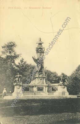 Carte postale ancienne Le Monument Nadaud — Roubaix (Nord)