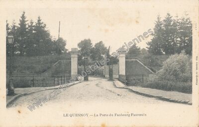 Carte postale ancienne La Porte du Faubourg Faurœulx — Le Quesnoy (Nord)